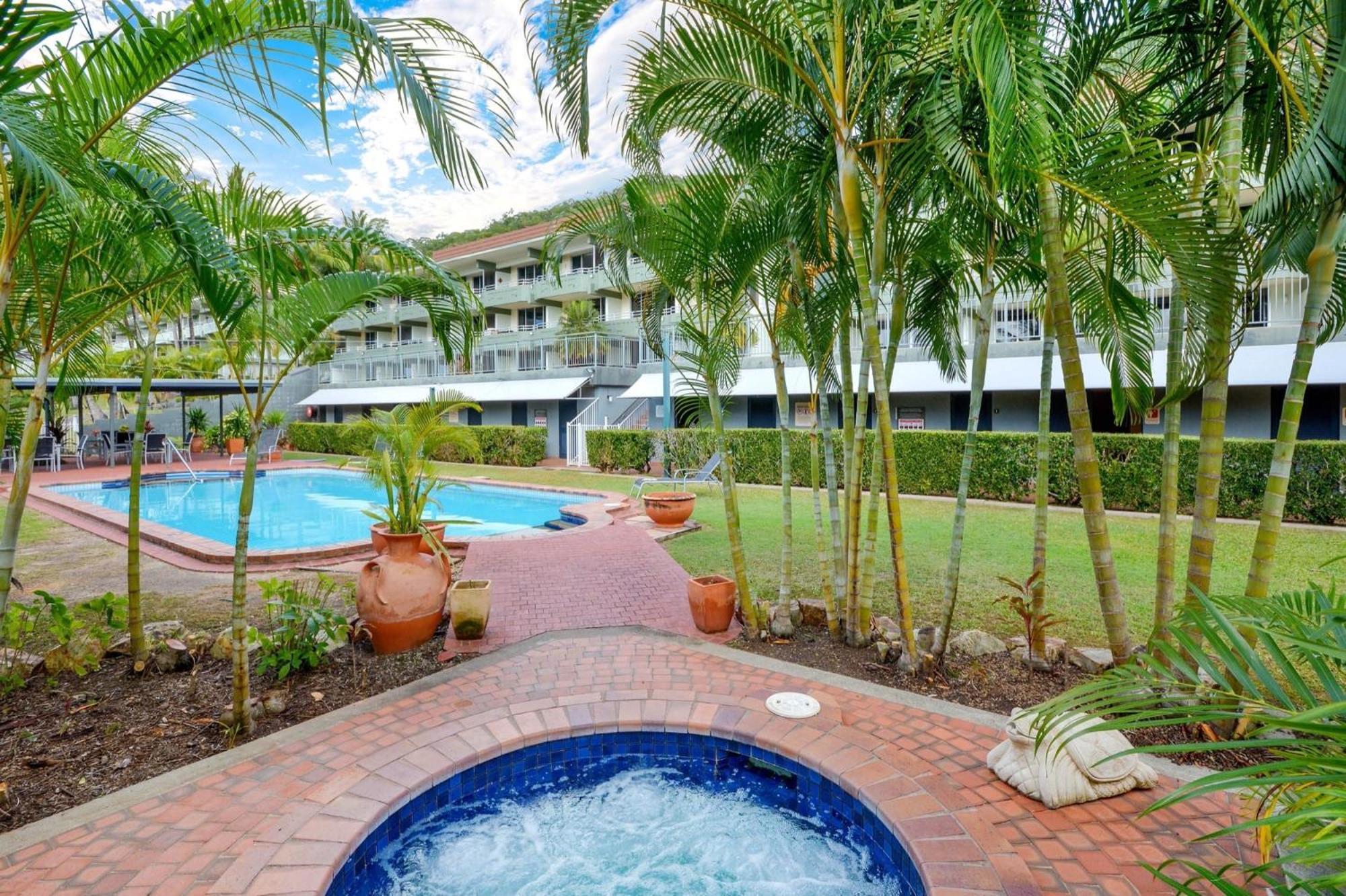 Beachfront Hamilton Island Exterior photo