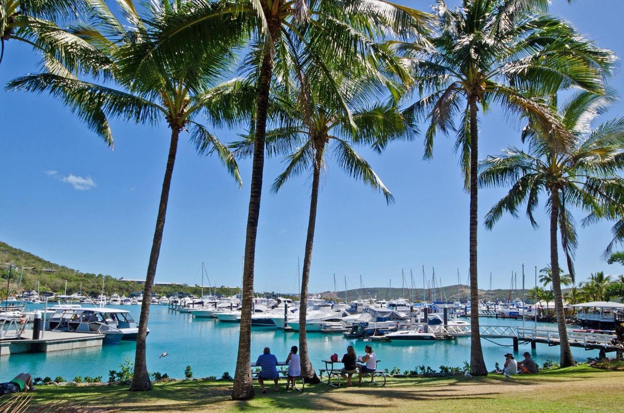 Beachfront Hamilton Island Exterior photo