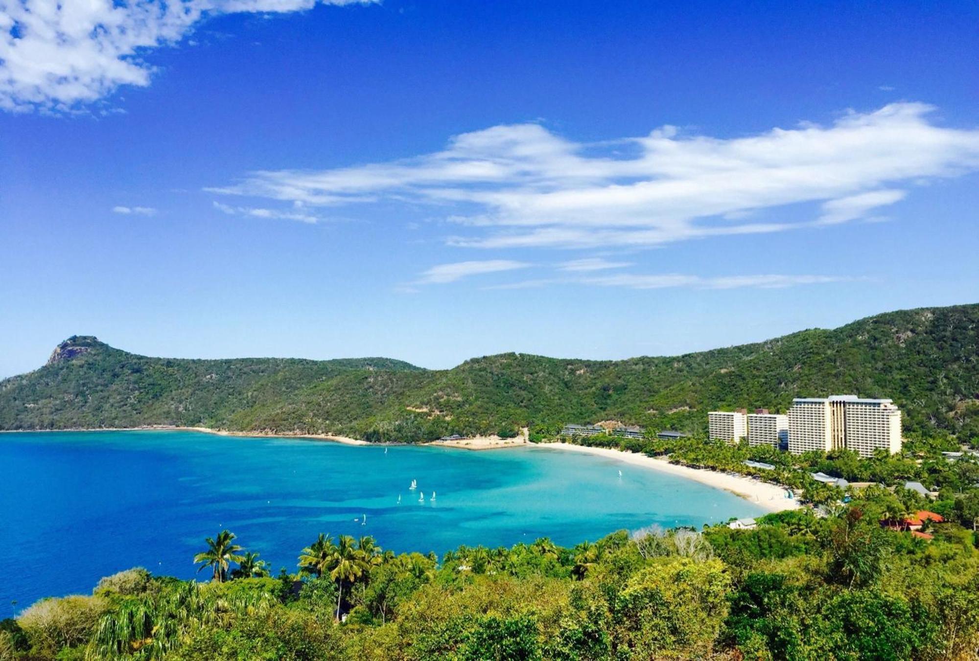 Beachfront Hamilton Island Exterior photo