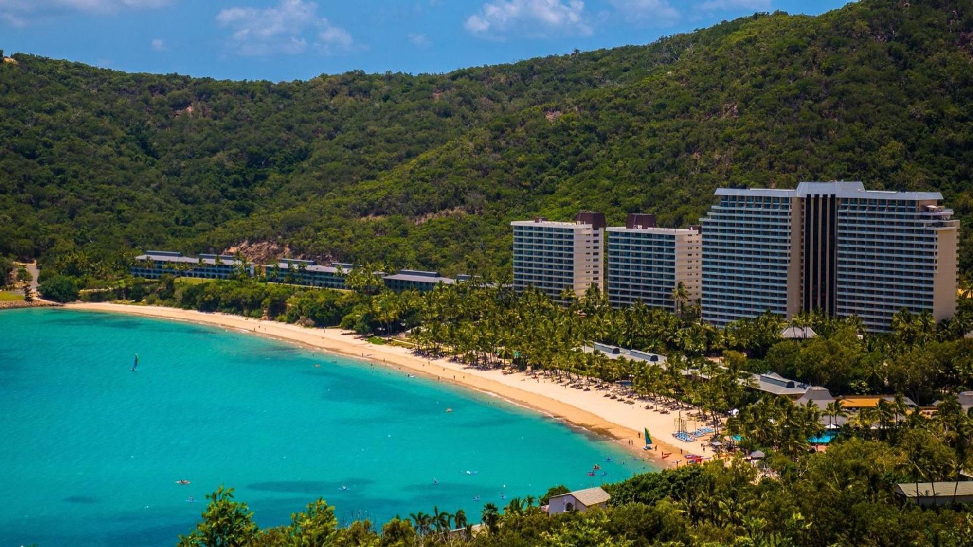 Beachfront Hamilton Island Exterior photo