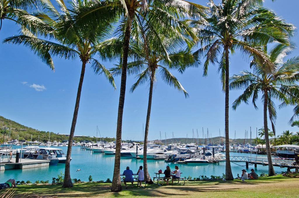 Beachfront Hamilton Island Exterior photo