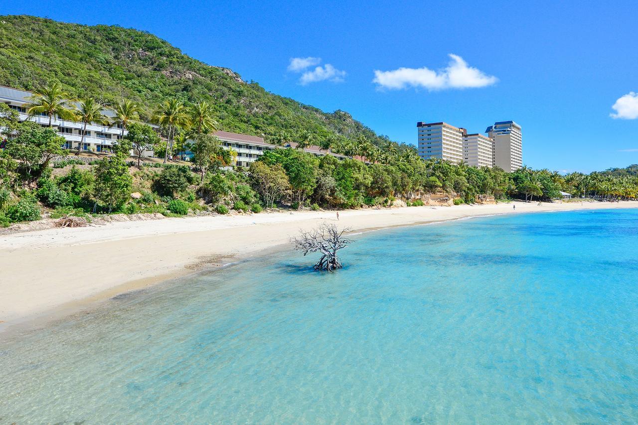 Beachfront Hamilton Island Exterior photo