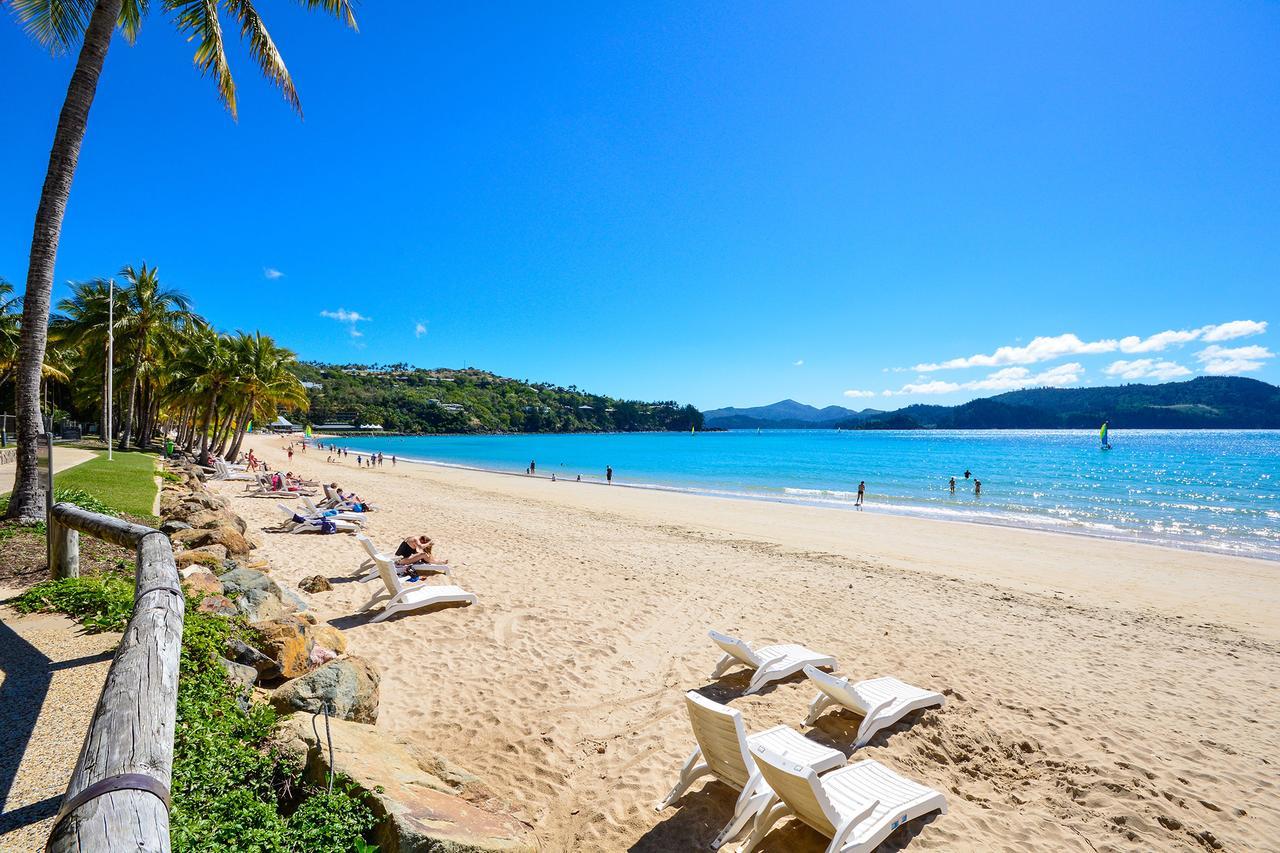 Beachfront Hamilton Island Exterior photo